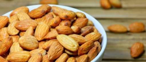 biomarket receitas tortinha de amendoas com calda de uva 510x217 - Tortinha de amêndoas com calda de uva