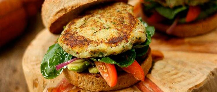 biomarket hamburguer vegano batata doce quinoa - Hambúrguer vegano de batata-doce com quinua