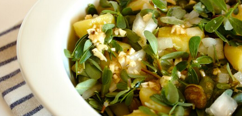 salada-de-batata-com-beldroega-e-alcaparras